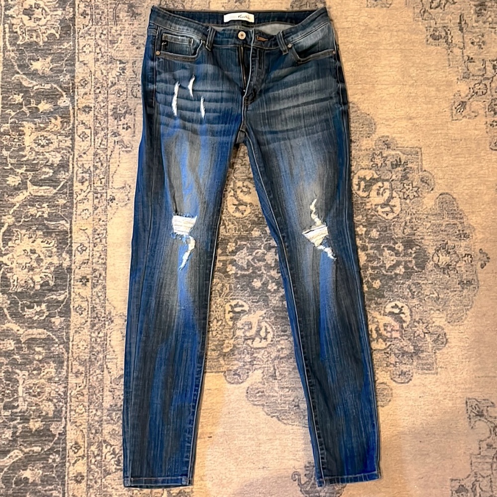 KanCan Distressed Jeans